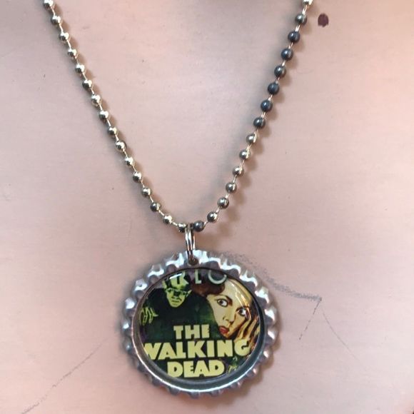 Vintage 🎬M͟͞O͟͞V͟͞I͟͞E͟͞S͟͞ necklace #walkingdead - Picture 2 of 7